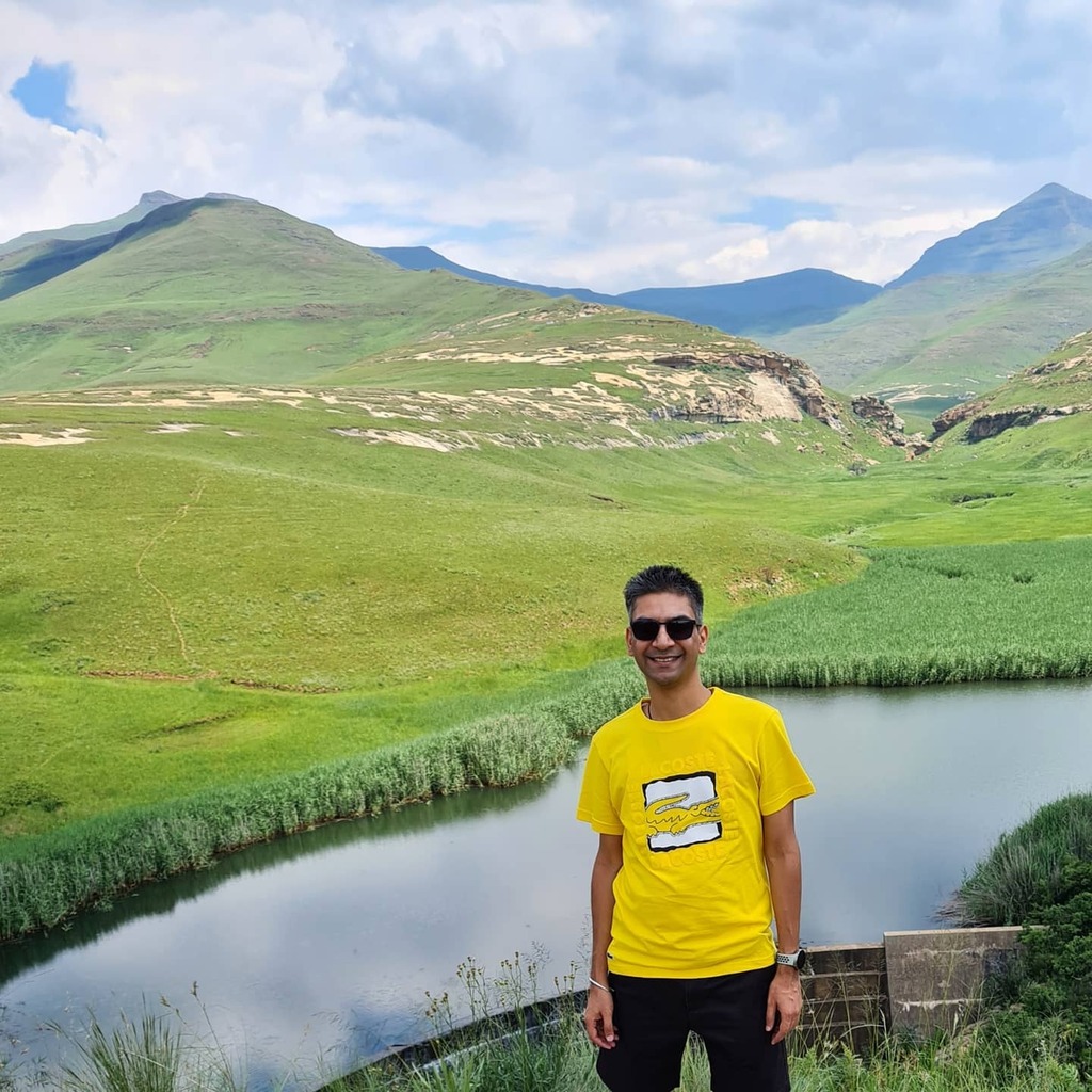 TheLifesWay's tweet photo. My 4th trip to the Golden Gate National Park, Clarens again and still this place fascinates me a lot. Enjoying the natural beauty of the place. #TheLifesWay #AashishRaiJain #8YearsOfTheLifesWay #SouthAfrica #LocalGuides #LetsGuide https://t.co/CtS7gb6lEJ