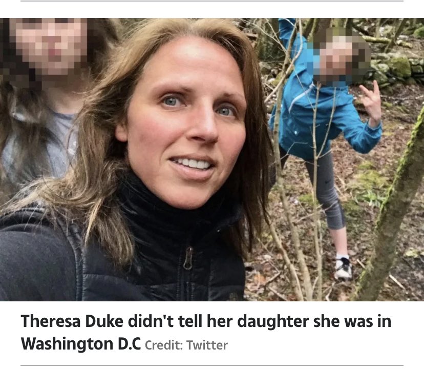 Icanonly_bm's tweet photo. I can’t believe Ashanti Smith was maced and locked up for defending herself and the aggressor Theresa Duke was allowed to go home.  Someone needs to fix this... @FBI @DCPoliceDept @LarryHogan @MayorBowser https://t.co/RmjiKCiVRq