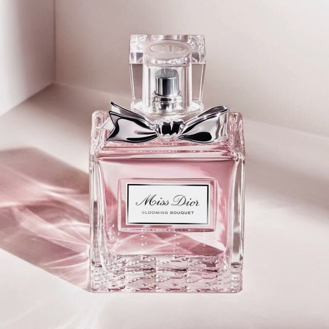 BaanGood_'s tweet photo. แจกค่าาา!! 

🎟🥣 RT + Follow สุ่มแจก 

- Miss Dior Blooming 
Bouquet 30 ml. 1 ขวด
- กันแดด Base love good  3 ชิ้น ค่า

ประกาศ 20/01/21 นะคะ https://t.co/AngVbpT51O