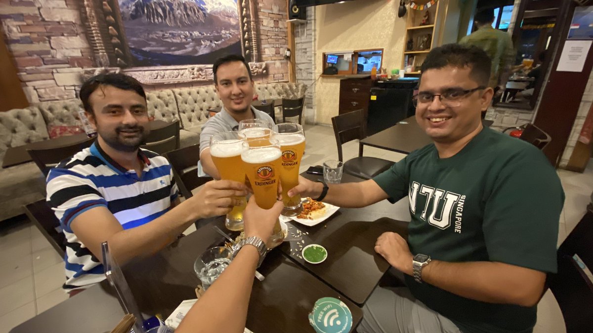 मौसमलाई च्यालेन्ज दिदै । झोल म:म: र बियर अनि साथीभाइ ।