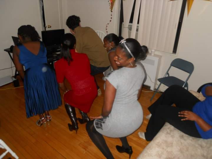 ntangibleassets's tweet photo. Talking to the bestie about our #HeauxTales 😆🤫 https://t.co/2Jq7K0ZMyL