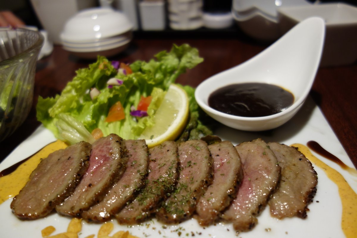 BellyTokyo's tweet photo. マジ美味すぎて三日後に再度御尋ねました！ワカサ いち玄最高！My new favorite Izakaya in Naha Okinawa! Superb tender steak! Wakasa Ichigen!

https://t.co/8cW3McA9h5

#居酒屋 #Wakasa #いち玄 #沖縄 #那覇 #若狭 #Japan @Ichigen_honten #那覇市若狭 #matsuyama #tokyobelly https://t.co/AaN3EkUtAR