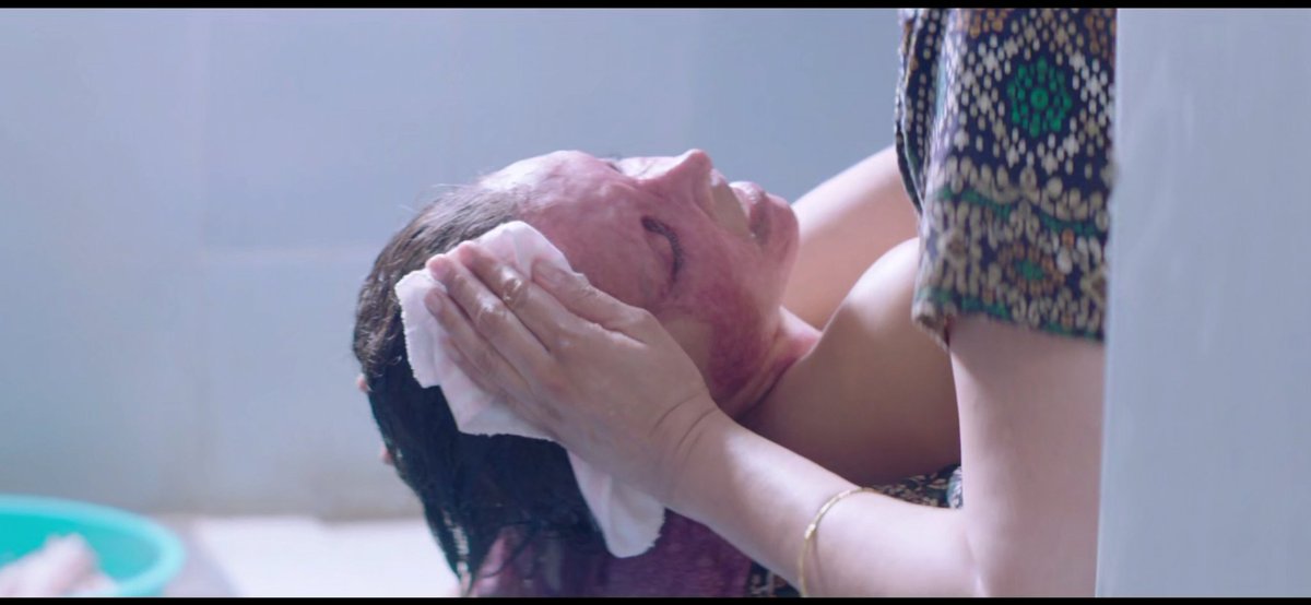 eshajayasrii's tweet photo. This scene is one of my favourite from chhapaak!.
1 YEAR OF CHHAPAAK https://t.co/nQHsjBAub6