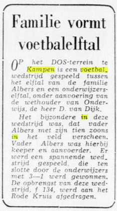 1954. Een vader en zijn tien (!) zonen vormen samen een elftal . Dat de beste man aanvoerder was snap ik, maar met zo'n productiviteit hoor je gewoon in de spits toch? Dit schouwspel speelde zich af op het veld van <a href="/VVDOSK/">DOS Kampen</a> aan de Singel. #Kampen