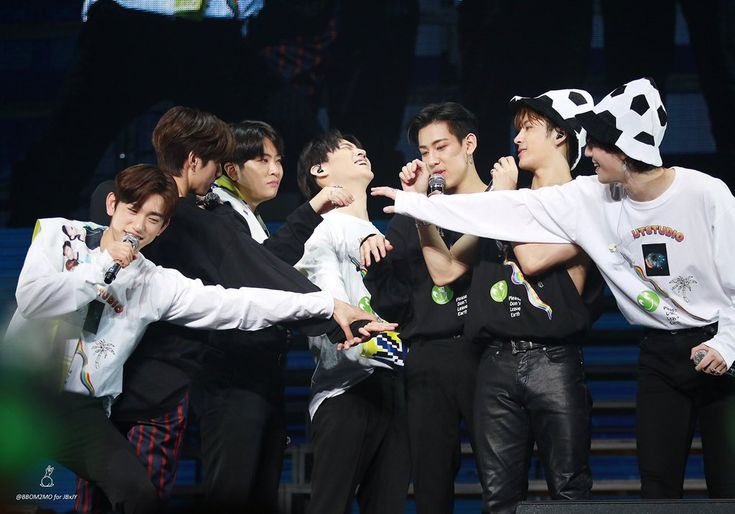 girlslovegojo's tweet photo. “...please continue to be got7’s leader... ...you will always be our forever leader...” https://t.co/koGyyMX392
