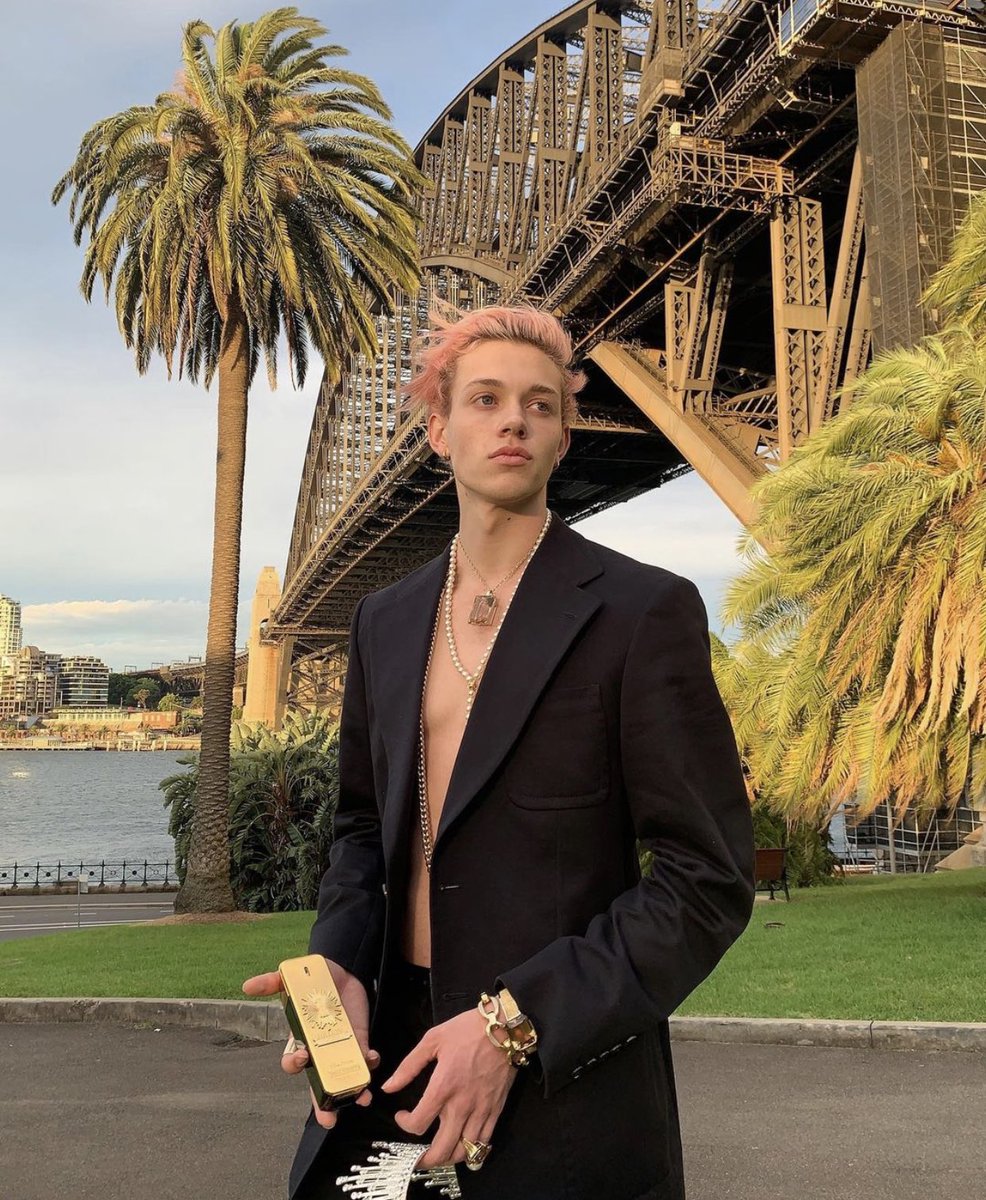lxstmvnd's tweet photo. ⠀⠀⠀⠀⠀⠀ ⠀⠀⠀⠀⠀⠀ ⠀⠀⠀⠀⠀               ⠀  ⠀                 #𝘀𝗲𝗱𝘂𝗰𝘁𝗶𝘃𝗲𝘀𝘂𝗻𝗱𝗮𝘆 

                                  𝔣𝔲𝔱𝔲𝔯 𝔡𝔞𝔡 𝔬𝔫 𝔭𝔬𝔦𝔫𝔱. https://t.co/8lV6YBpukh