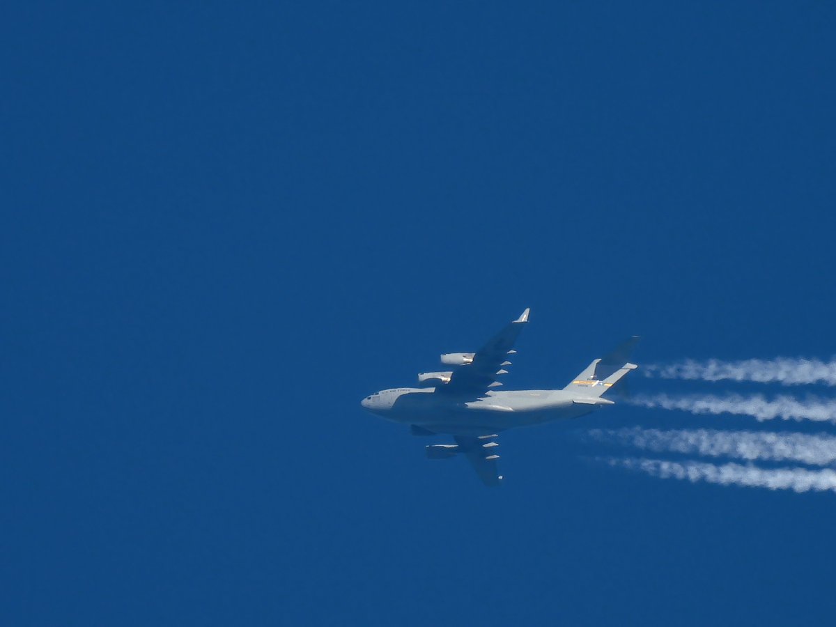 EHEH_Spotter's tweet photo. 🇺🇸United States Air Force Douglas KC-10A Extender 305th AMW 514th AMW  [McGuire] (85-0034, #AE0225) as flight #RCH865 FL340 @ EHEH

🇺🇸United States Air Force Boeing C17A Globemaster III 437th AW/ 315th AW from Charleston AFB  (09-9208, #AE49C4) as flight #RCH876 

#potn #avgeek https://t.co/nnIlEjDkFI