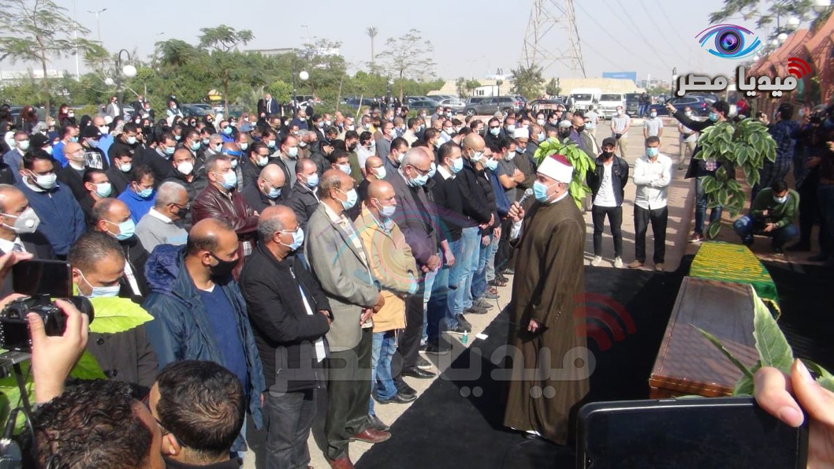 MediaMasr4's tweet photo. جنازة الفنان هادي الجيار من مسجد الشرطة بمدينة الشيخ زايد https://t.co/v0fnJtBCSe