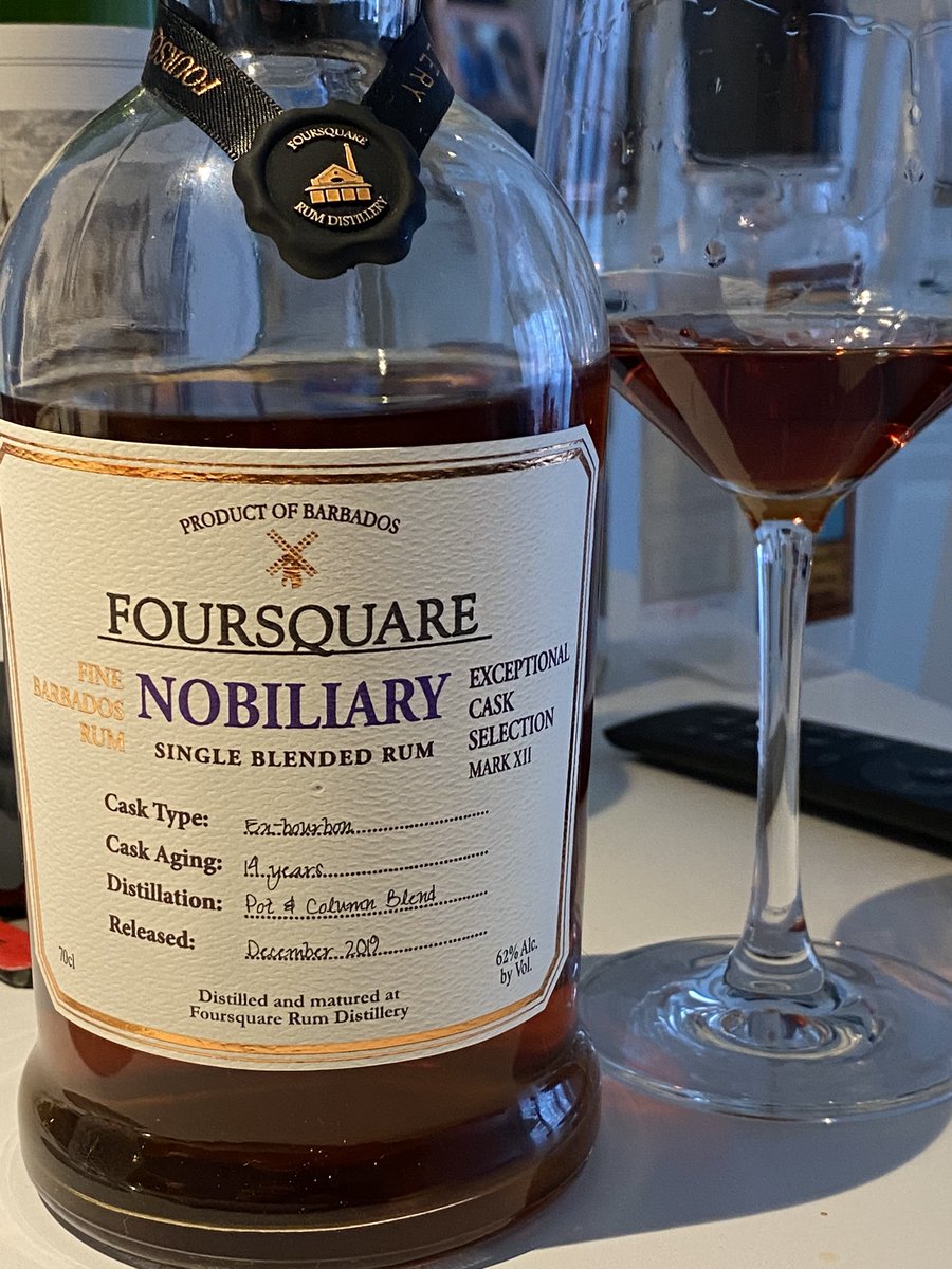 jm37000's tweet photo. On sauve la Barbade 🇧🇧 ! @GuignardMagali @Chim37Af @solimanhindy @Steph_Fous @foursquare_rum #Nobiliary https://t.co/HLJDcDdsSr