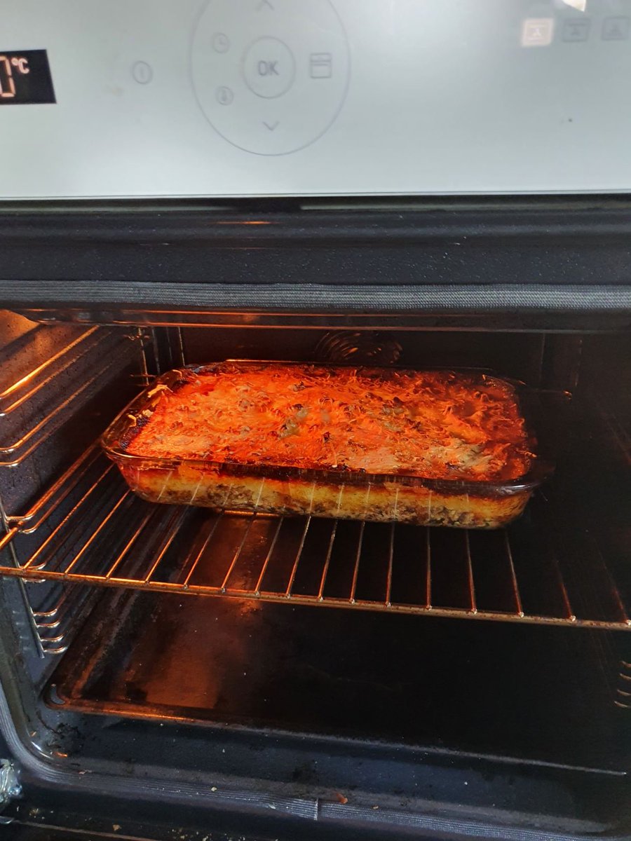 ChefKenHom's tweet photo. I'm against food waste &amp; appalled that 30% of the world’s food is wasted &amp; I cook leftovers! I took leftover ham from Xmas, roast guinea fowl w/ risotto &amp; put it in a food processor, covered it potato mash sprinkled with cheese into my version of parmentier. Baked at180c.Voila! https://t.co/xL0RifbQ0X