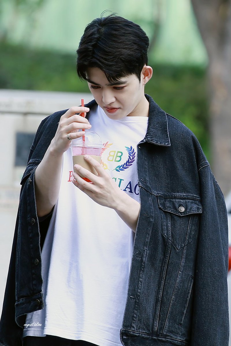 augustshine88's tweet photo. 190928 #에스쿱스 #최승철 #세븐틴 #말랑쿱스 https://t.co/DT7ucYcokx