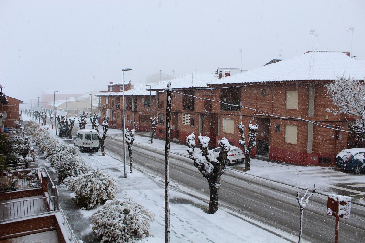 BaMig_'s tweet photo. Probando la #eos4000d #canon en la #nevada en #bullas #regiondemurcia https://t.co/rA9yEMem0B