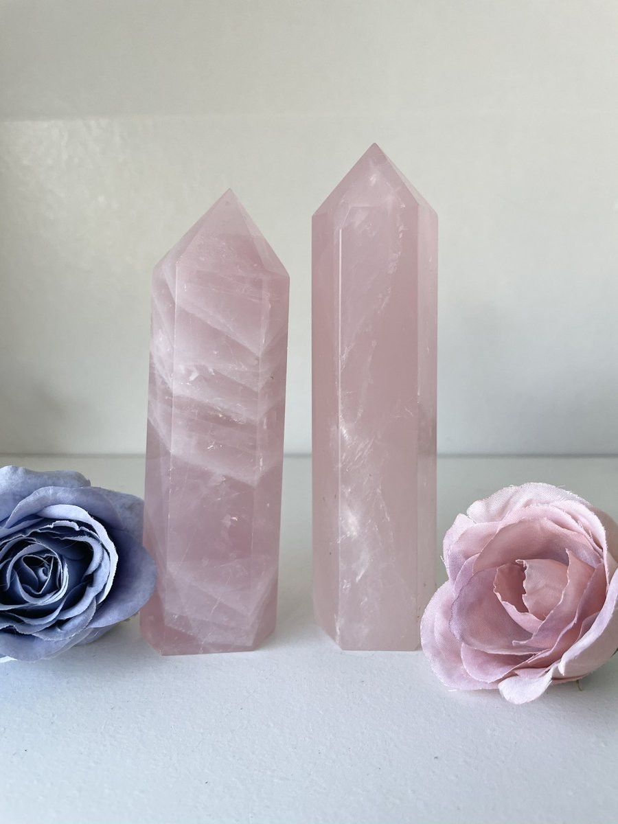 DesignsTiffany's tweet photo. So many pretties ✨💕 https://t.co/KHl47yr0ic #witchy #crystals #etsy https://t.co/uLQctk947D