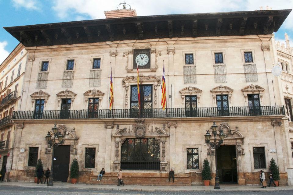 ‼Atenció‼

Es suspenen les festes de Sant Sebastià 2021 per l'alta incidència de la COVID-19.

📌 No es celebraran les activitats culturals ni esportives.
📌 Els Premis Ciutat de Palma s'ajornen.
📌 No es faran els concerts.

Ara l'important és baixar el número de casos.