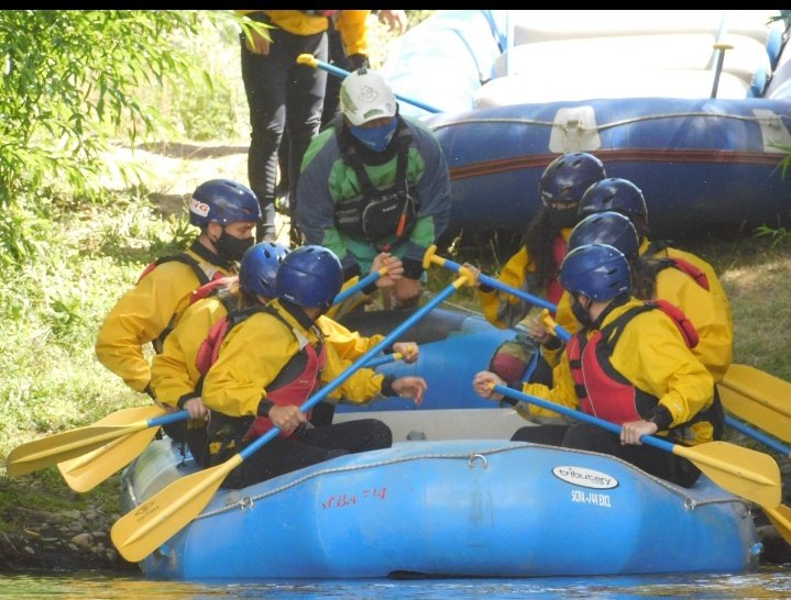 "Dosis Diaria" 
El viernes 8  transmitimos  en vivo  desde Corcovado Rafting.

Queremos agradecer por la invitación a Omar Ceballos y   todo su equipo.
 Agradecidos  por la excelente atención que recibimos.
#Salimosdesdesea
#experienciasunicas 
#VivilaAventura
#Rafting
#Corcovado
