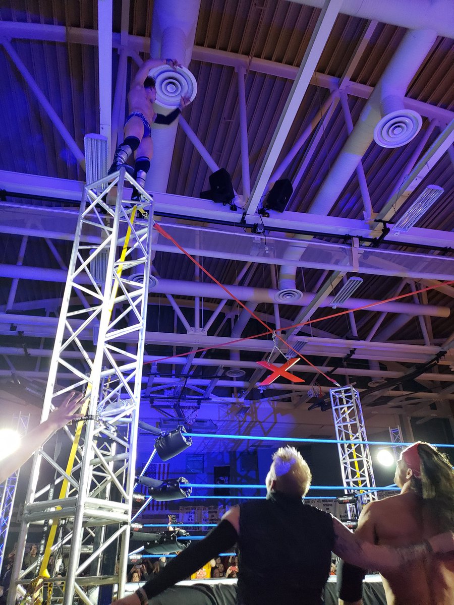 j0nr4ng1's tweet photo. Less than two years ago I watched @The_Ace_Austin climb to the top of this in an Ultimate X match. He may have leaped off then, but he climbed to the literal top of the division that day and stayed there.
He stole the show that, and never gave it back. #XXXDivision https://t.co/7L5n0KFtxu