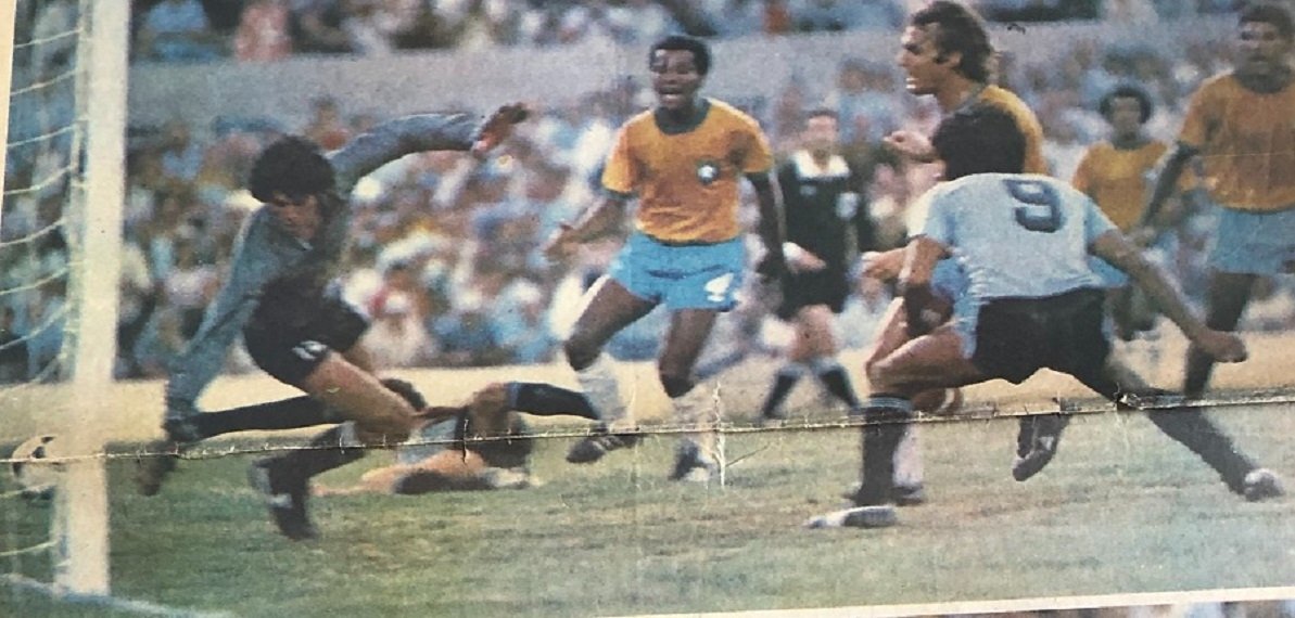 🏆🇺🇾⚽ Un 10 de enero como hoy, pero de 1981, <a href="/Uruguay/">Selección Uruguaya</a> conquistó la Copa de Oro en el Estadio Centenario.

📄 Compartimos informe realizado por <a href="/AHIFU2019/">Historia Fútbol Uruguayo</a> para <a href="/AUFOficial/">AUF</a>, a 40 años de un título único.  

ℹ️ auf.org.uy/a-40-anos-de-l…