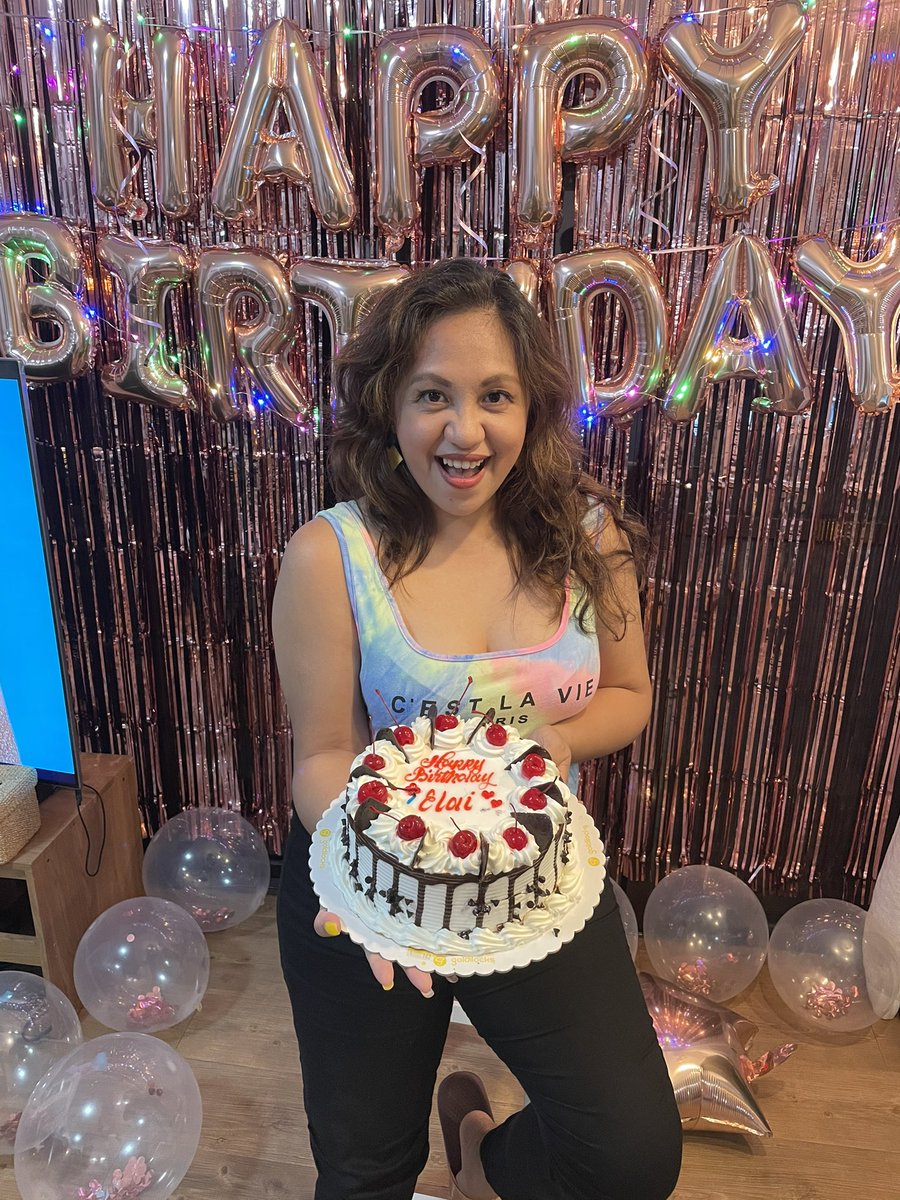 superghurl09's tweet photo. So this is 40 🥰 HBD self!😘 https://t.co/WDYM0CrETe