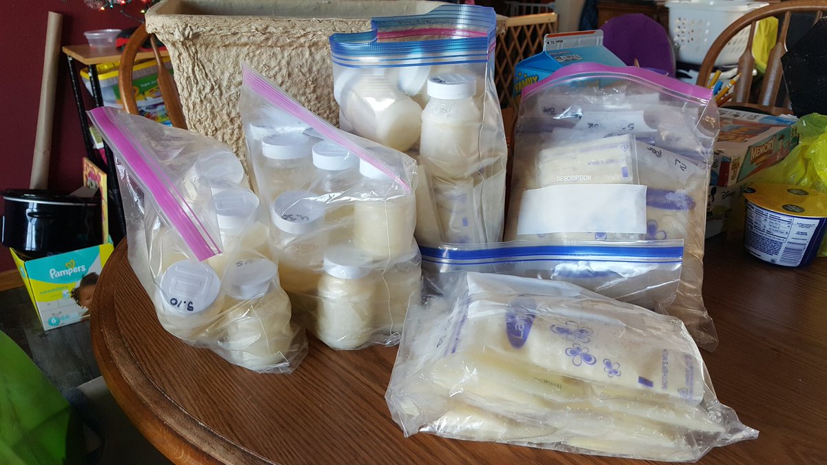 amandadahmes's tweet photo. Last bit of breast milk from the twins I had before I had to quit. Bitter sweet. Donated to a sick baby. https://t.co/4ezD9WGjZc