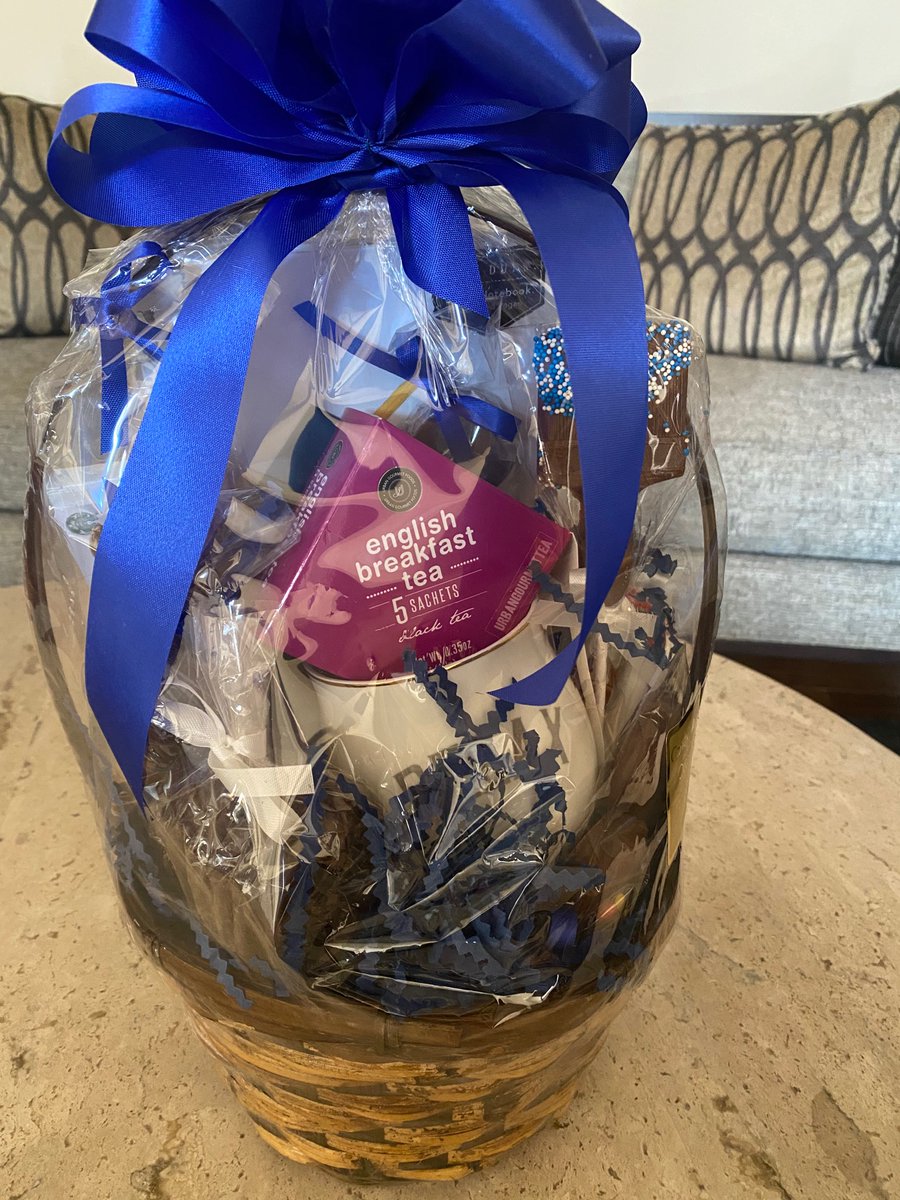 RamanKakar's tweet photo. Iโm proud to work for an organization that appreciates their colleagues. Thank you, @Lowes for the thoughtful gift basket. #FieldHR #Lowes @GotoLowes @JohnRolison @kplowery6b @ReeceRoberson https://t.co/0kT1uXABSl