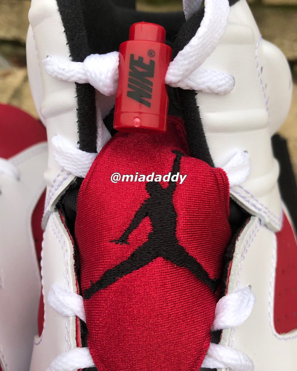 zSneakerHeadz's tweet photo. This year’s #Carmine Air Jordan 6s are looking GOOD! 🔥🔥🔥 dropping Feb 13, 2021. https://t.co/1uL0YHGre7