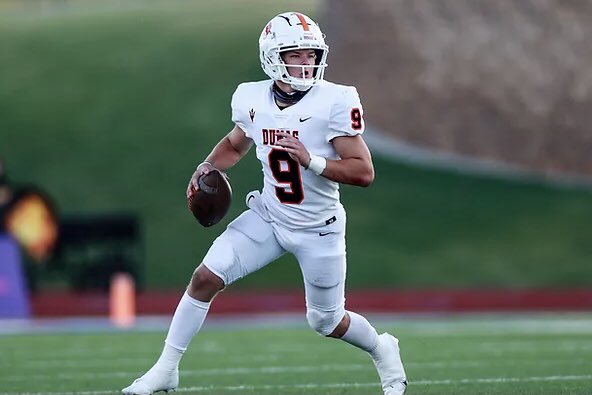 PressPassSports's tweet photo. Here it is, the All-Press Pass Football Team for 2020. A great list of well deserved talent. Thanks to @lancelahnert @c_sperry for contributing. Thanks to @johnemoore3 @BenJYD3 @OfficialFleeman @GringoLocoPhoto @lildaverickson &amp; others for photos #txhsfb https://t.co/fKuqbBZ3xY https://t.co/jXcOeXtU3A