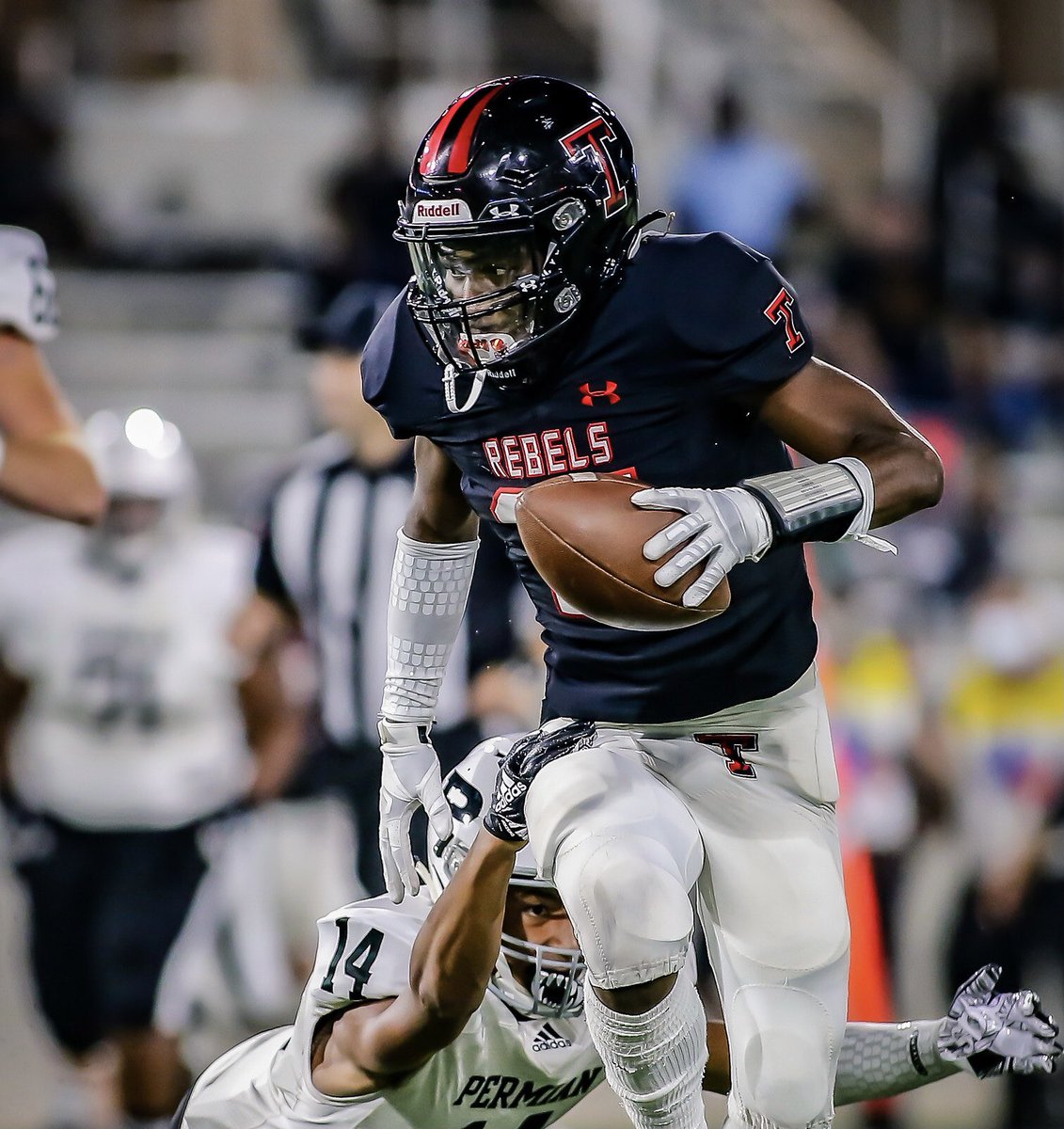 PressPassSports's tweet photo. Here it is, the All-Press Pass Football Team for 2020. A great list of well deserved talent. Thanks to @lancelahnert @c_sperry for contributing. Thanks to @johnemoore3 @BenJYD3 @OfficialFleeman @GringoLocoPhoto @lildaverickson &amp; others for photos #txhsfb https://t.co/fKuqbBZ3xY https://t.co/jXcOeXtU3A
