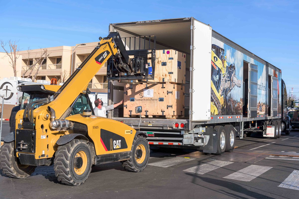 Franklin_Graham's tweet photo. Boxes are unloaded and the tents are going up for a @SamaritansPurse Emergency Field Hospital to help treat the heavy Covid-19 caseload in California. https://t.co/VybA6a2wJu