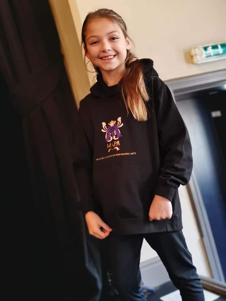 Give your child the gift of confidence! ONLINE ZOOM CLASSES!  NEW STUDENTS WELCOME! MAJESTICACADEMYOFPERFORMINGARTS.CO.UK
#LEARNING #CHESTER #CHESHIRE #onlinelearning #dance #drama #musicaltheatre #music #musiclessons