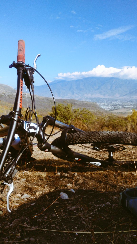 panck85's tweet photo. Apenas comenzando la rodada de hoy 10/01/21 #CerritoOaxaca #CiclismoDeMontaña 
@adnciclista
@oaxacabikeexpe1
@TodoEnCiclismo1 https://t.co/CfDC0iqYCa