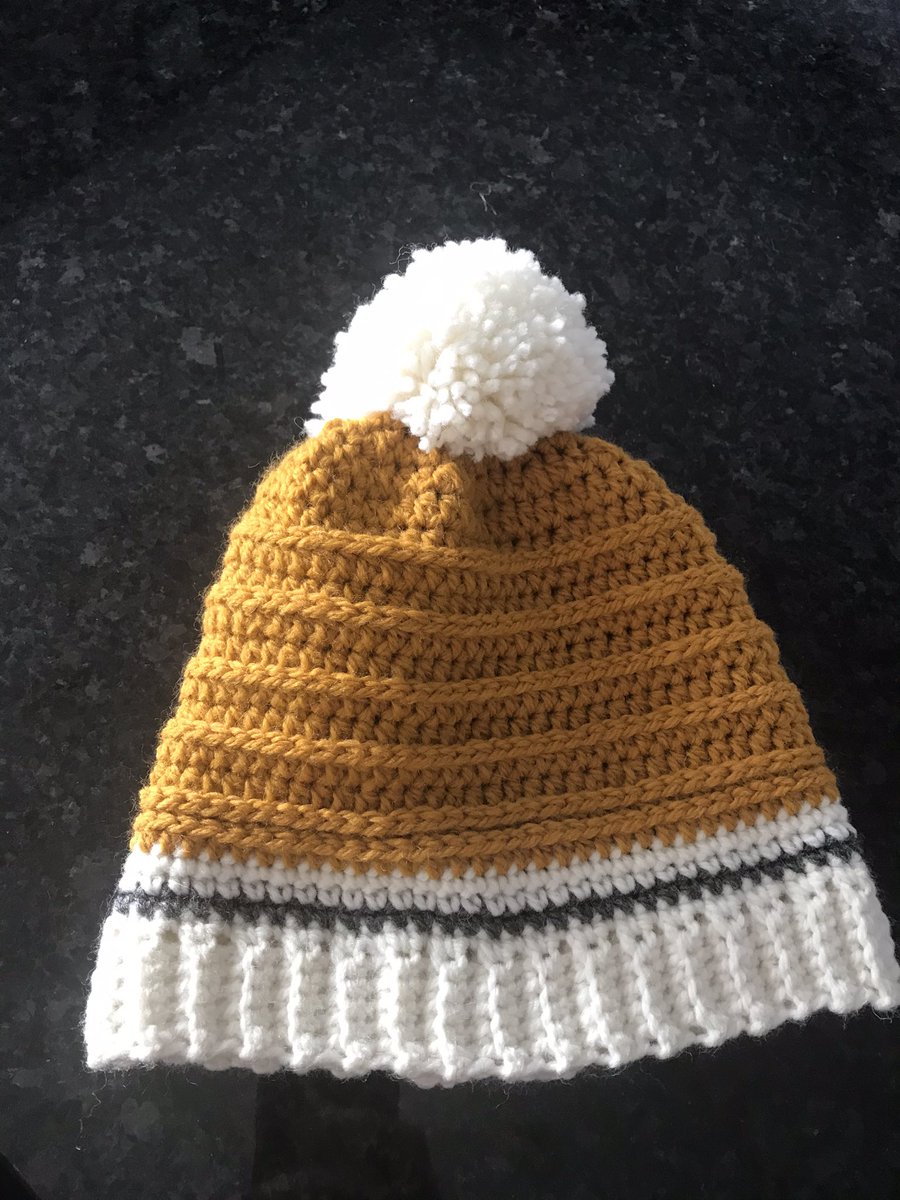 cozebakes's tweet photo. Finished and worn today on a walk with the pupper 👍 more colours on the hook #crochet #lovecrochet #beanie #handmade #aranwool https://t.co/U3YM92t9MW