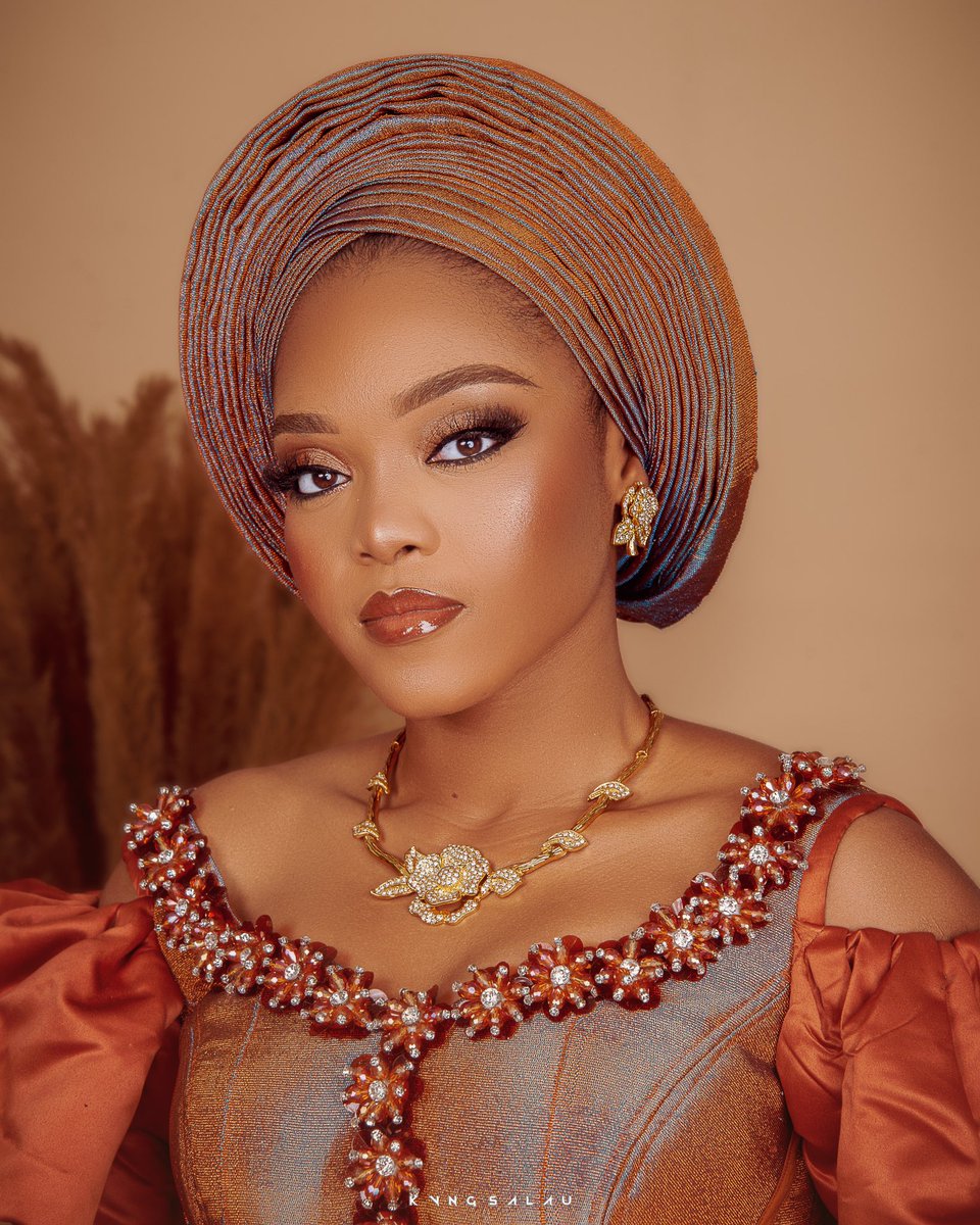 Liloaderogba's tweet photo. A Yoruba Queen 🧡 https://t.co/qxES3ufxo8