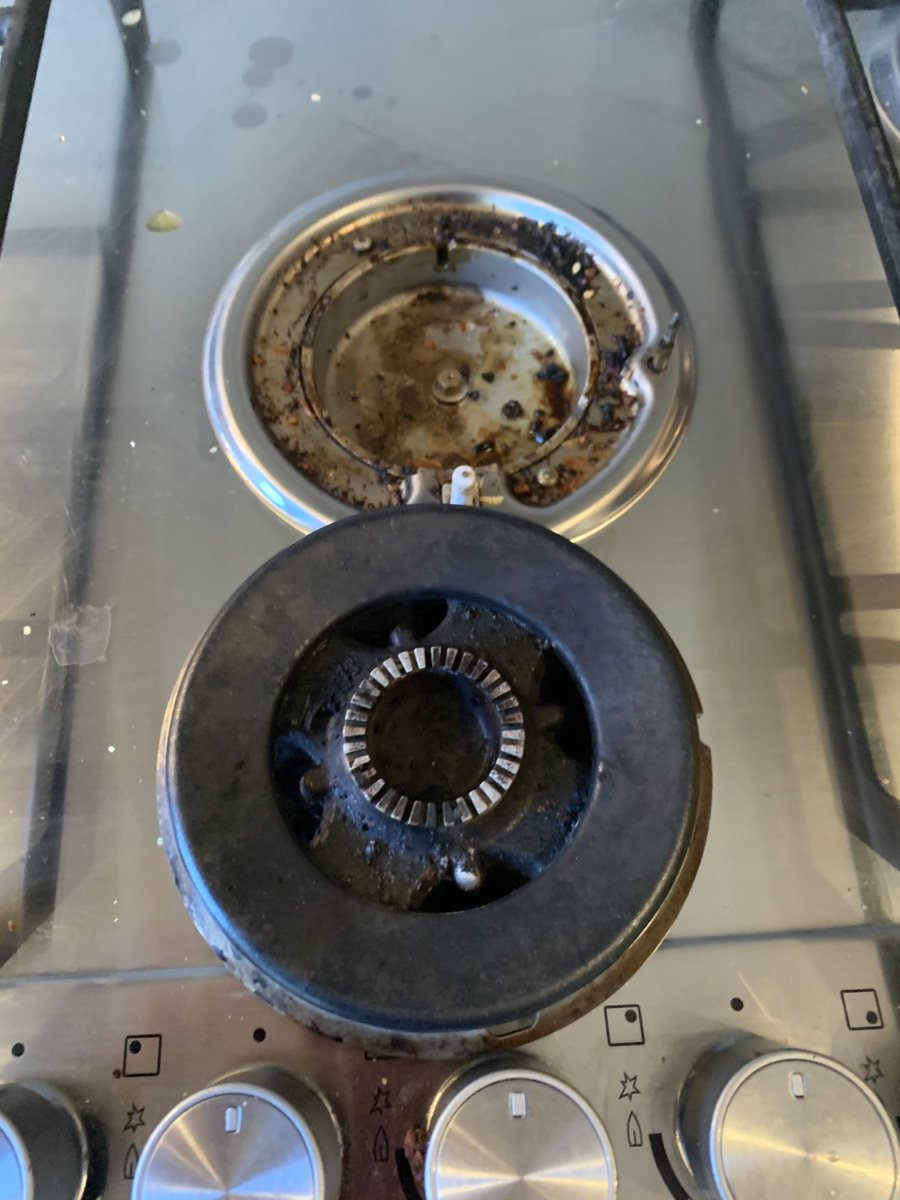 Bedsdeasy's tweet photo. Deep clean by https://t.co/9nZ4UFtfPZ.  What a dreadful service https://t.co/4m6jXbED27
