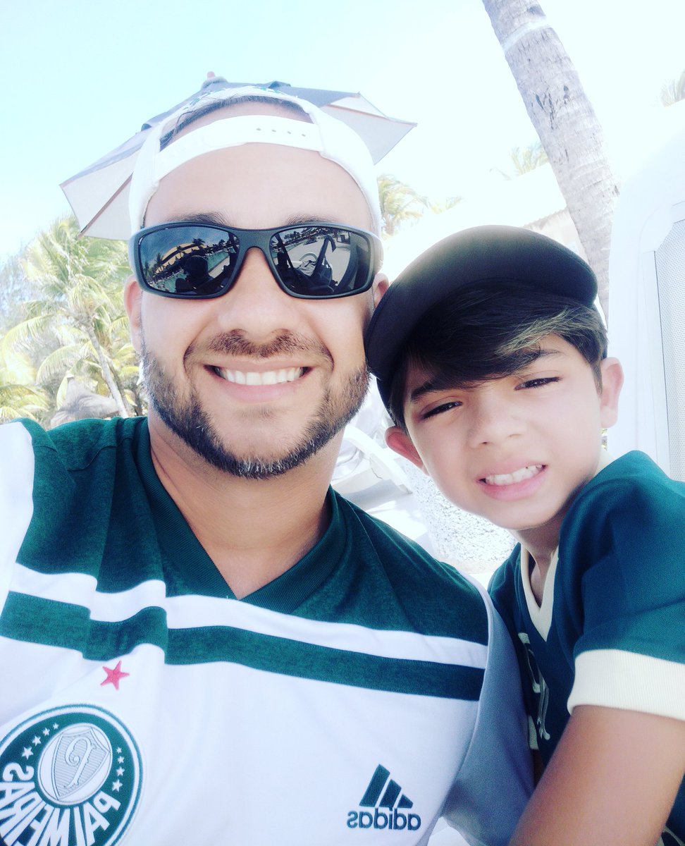 DeMagnoli's tweet photo. Todo amor que sinto por ti eu vou passar pro meu filho.
@Amici1914
#Palmeiras #amici1914 #porco #palmeirense #coparemos #verdao #palestra https://t.co/UFNibrFZvn