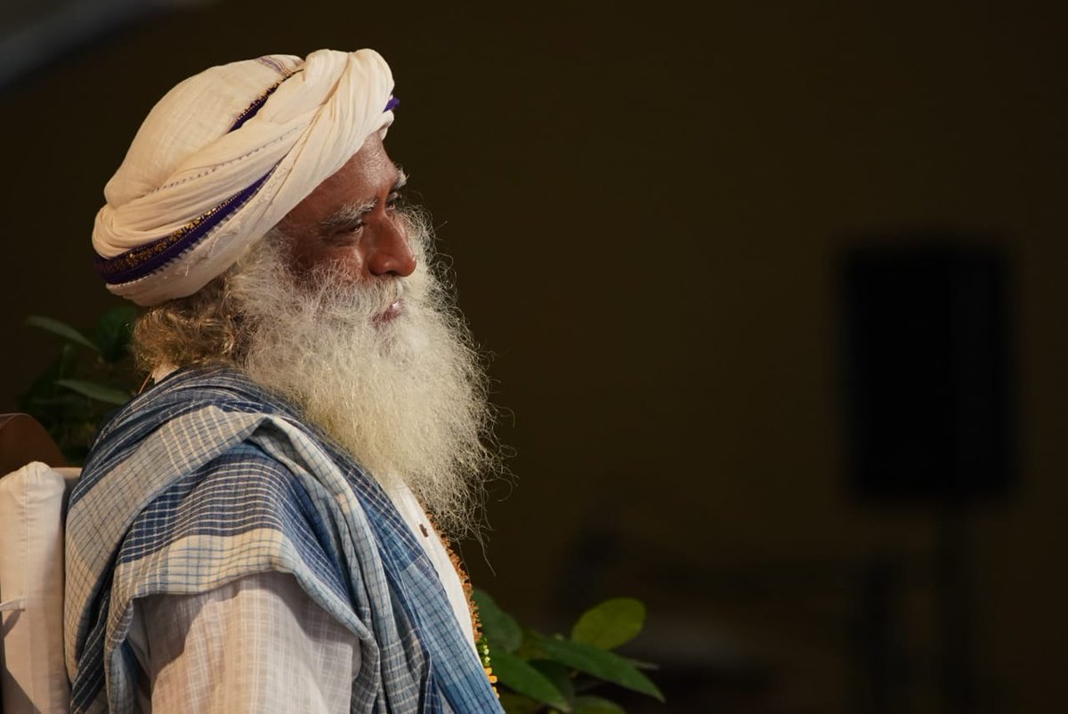 SadhguruJV's tweet photo. Over 6k participants initiated into Shambhavi online. A momentous step toward creating a #ConsciousPlanet. Only by spreading consciousness in the world can we know true wellbeing. May you know the bliss of inner wellbeing. Blessings to all the volunteers. -Sg #InnerEngineering https://t.co/wcqNkhZM3K