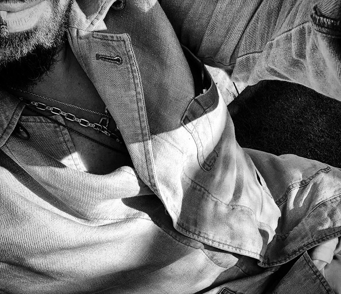 ThujaJewels's tweet photo. Wild &amp; Styled

#ThujaJewels #SnakeCollection #Diamondback #style #chic #luxury #fashion #jewels #jewelry #jewellery #finejewelry #finejewellery #mensjewelry #mensjewellery #mensbracelet #mensbracelets #necklace #musthave #man #men #mensfashion #menstyle https://t.co/yZTY9qUeNW