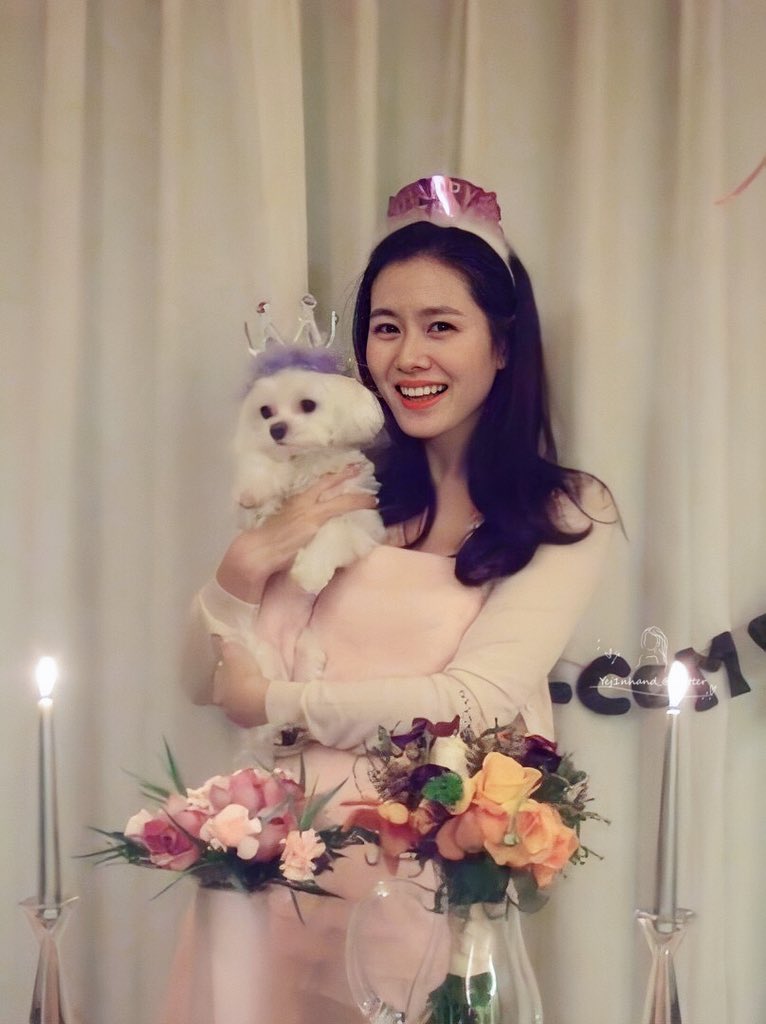 binjininluv's tweet photo. Happiest Birthday to our dearest Miss Yejin 🎂🎉 Thank you for becoming our happy capsule we're aways looking forward everyday. Keep that beautiful smile of yours! We love you forever ❤

#HappyYejinDay #YEJIN0111 https://t.co/JAXAq65SYT