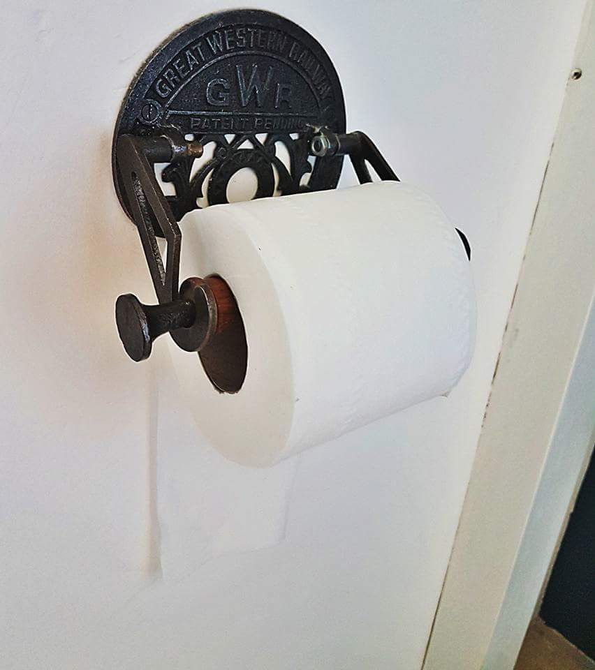 spyfan7262's tweet image. Let&apos;s end this once and for all! 

RT for Left
LIKE for Right