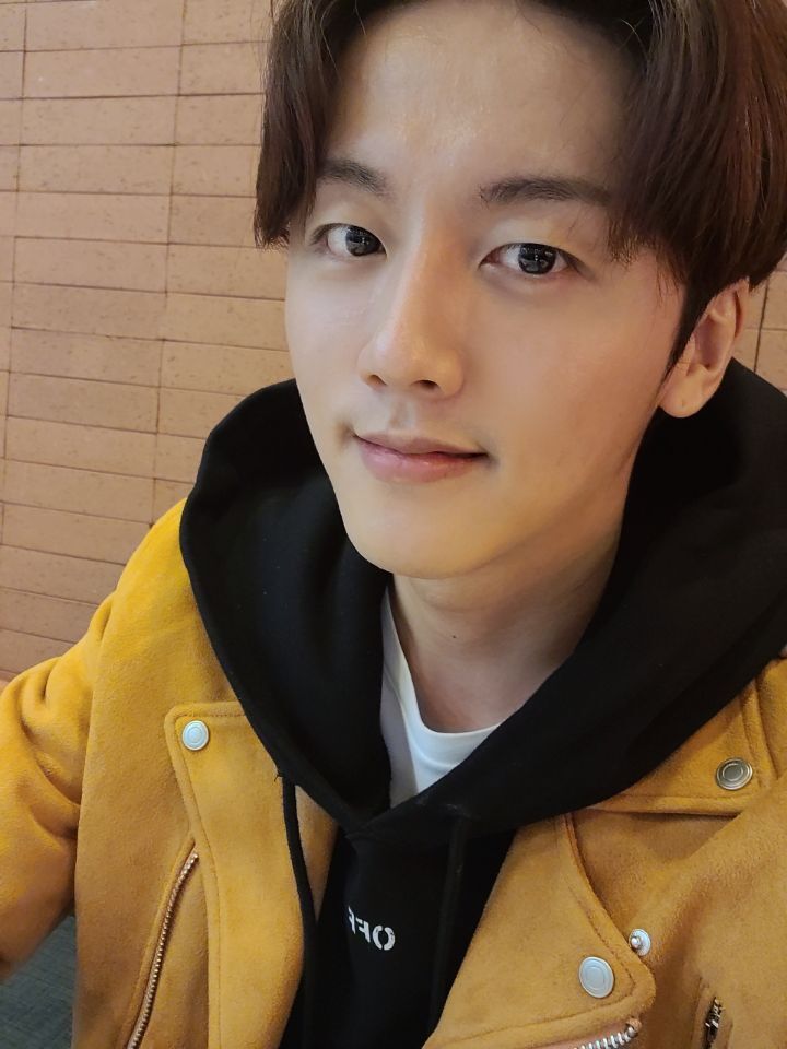 SF9__Unofficial's tweet photo. [SCHEDULE 210111 KST] #SF9 @SF9official 

🎥~:~PM [VLIVE] 🍀: Bin,us https://t.co/6Fy9YNDtaV