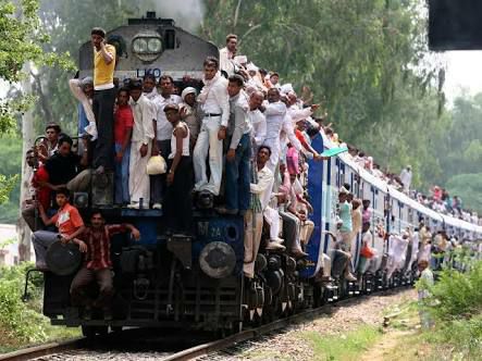 DarFaizan55's tweet photo. The train from #WhatsApp to #Telegram https://t.co/TCzZmRR24L