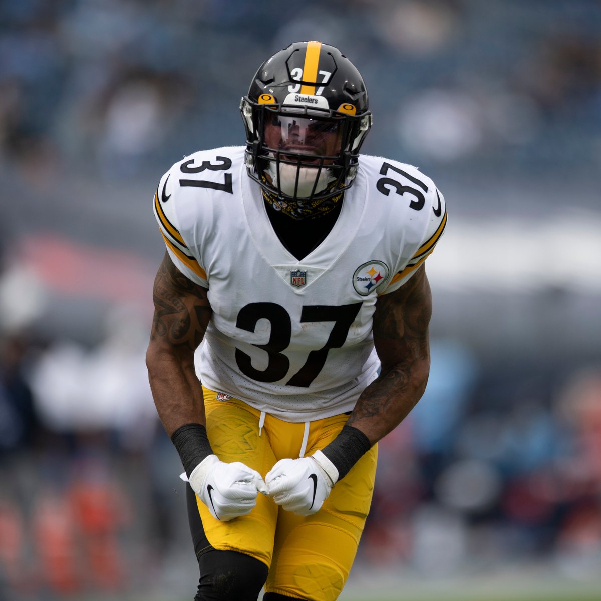 Towson_FB's tweet photo. Towson alumni Jordan Dangerfield and Tye Smith compete TODAY in the NFL Playoffs.
📸- Pittsburgh Steelers, Tennessee Titans
@Dangerfield__ @TyeSmithCB https://t.co/a9x6PbhNA4