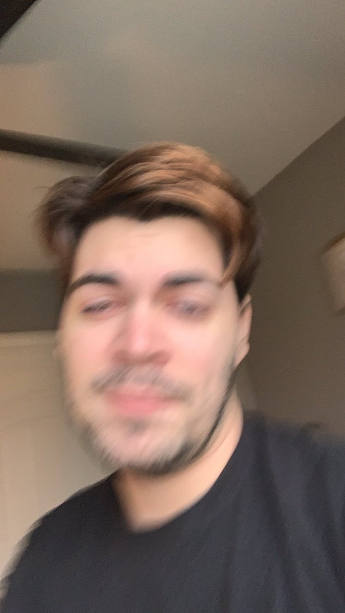 nonequitymess's tweet photo. Screenshot of my crying because I cracked on the b flat #singerproblems https://t.co/Yk7FzDfq5y