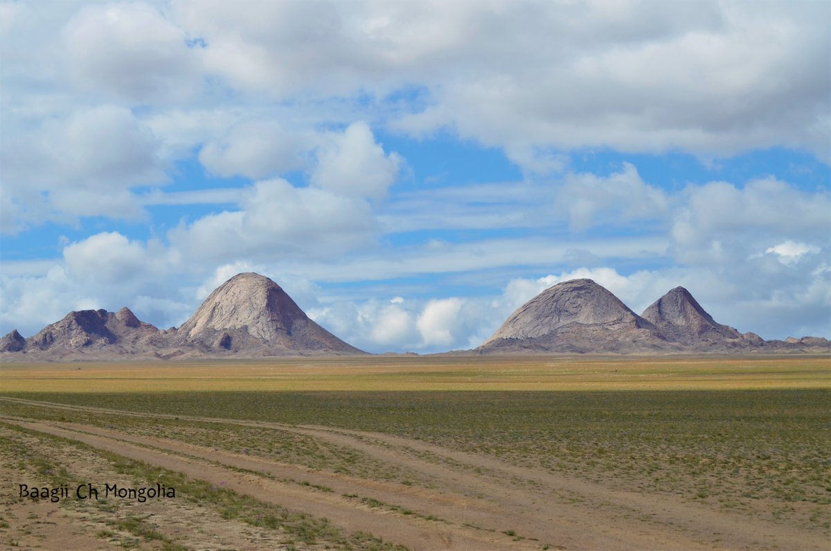 Гурван хүүхэд уул
Ховд аймгийн Булган сум