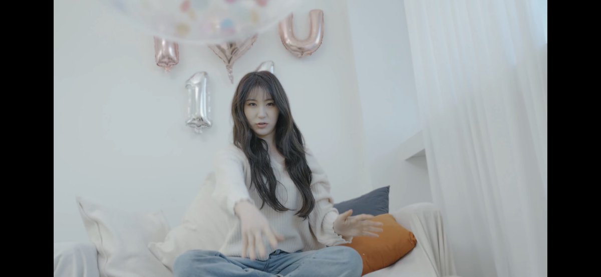 angelwingshk's tweet photo. -🕊
love you 😍!!!!!!! 😭
So special 💜😳 I am very satisfied🥰
IZ*ONE one Lee Chae Yeon- skyline 
#OurWingsChaeyeonDay 
#우리의_따뜻한겨울_채연아_생일축하해 
#HappyChaeYeonDay
#LEECHAEYEON #IZONE https://t.co/Rg88JjdErf