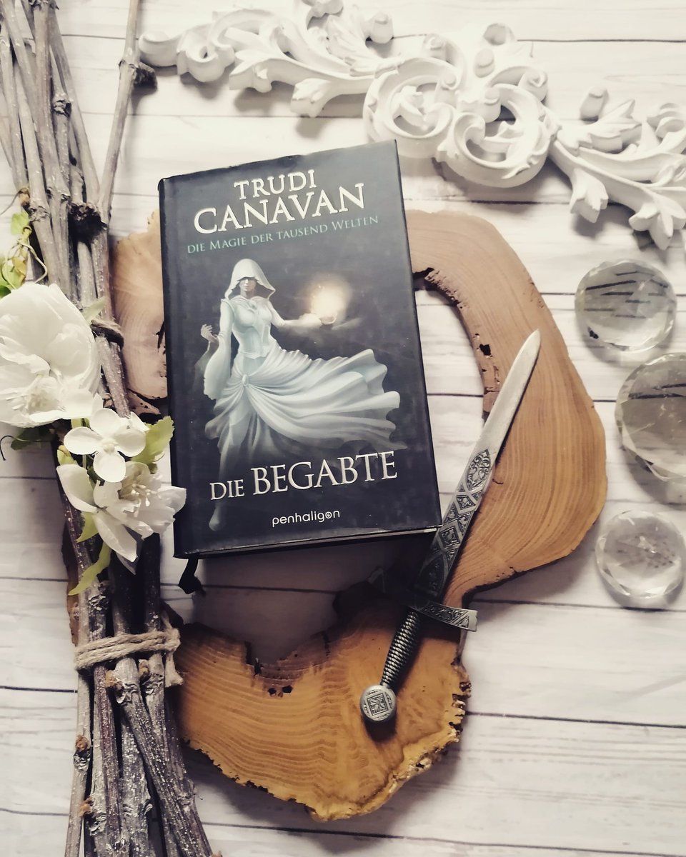 Letanna_Astrid's tweet photo. #currentlyreading #subabbau https://t.co/pRt5z3rIM7