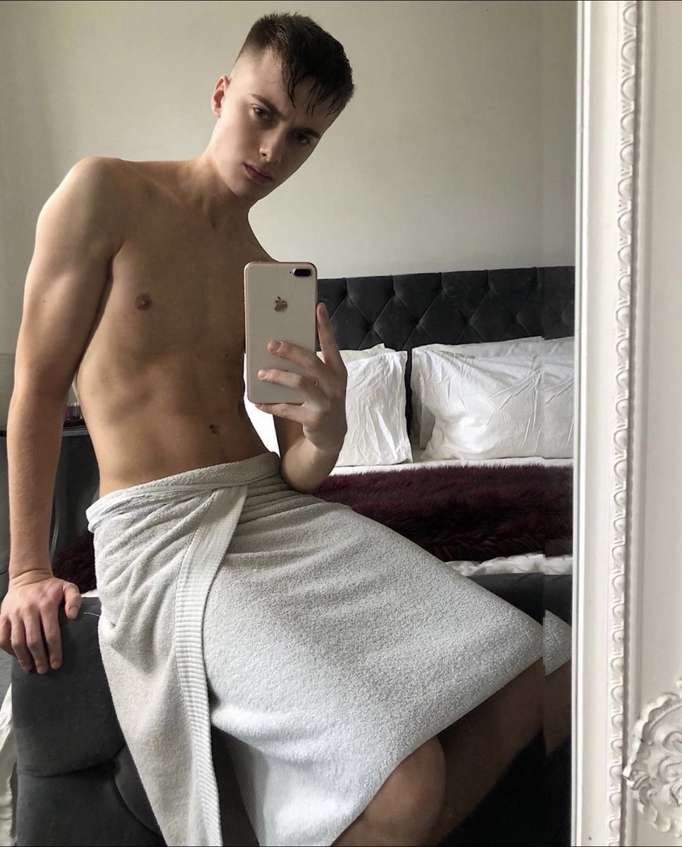 occooke's tweet photo. Im bored #queer https://t.co/kv4Ru94Vbw