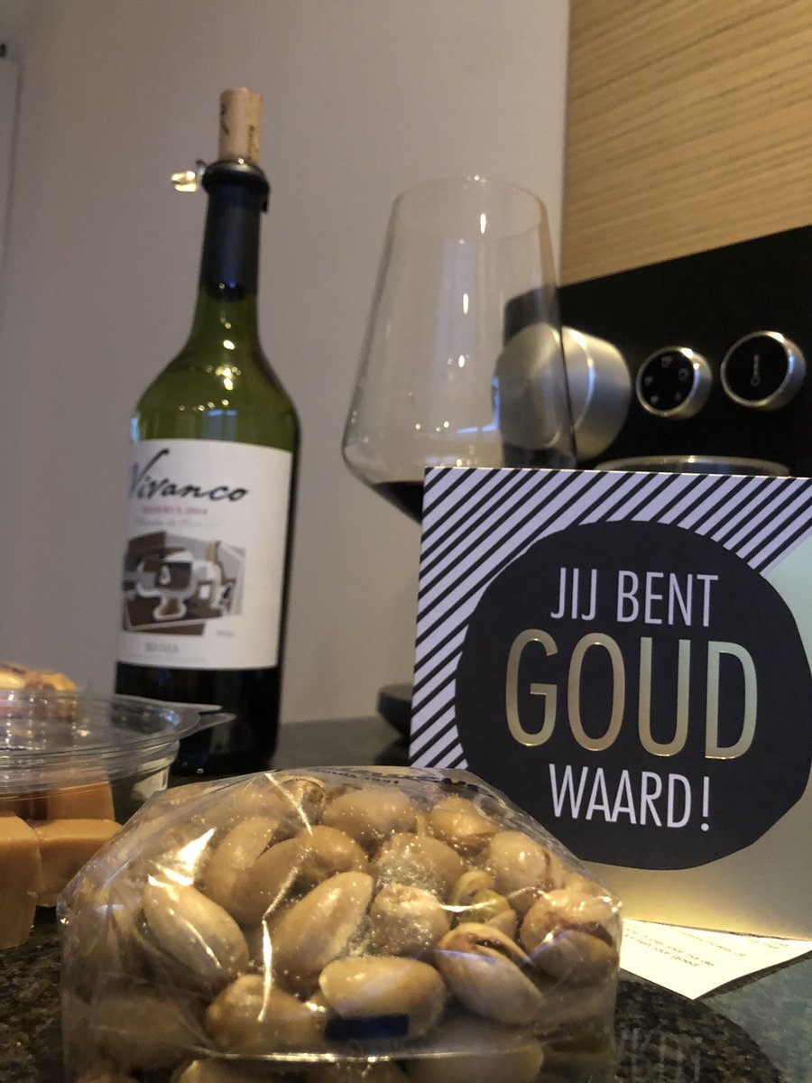 RamonDolfin's tweet photo. Onwijs verrast door de #trainees van gemeente #gemharderwijk #gemzeewolde #gemeenteErmelo en #meerinzicht Trots op jullie persoonlijke en professionele ontwikkeling... #egostrippen #persoonlijkleiderschap https://t.co/EhjZxJY3TQ