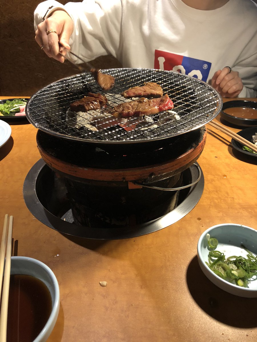 Syuto_0111's tweet photo. あやねちゃんに誕プレほしいもんないゆうたら、こうなったんよな笑笑
まぁおもろいから好き😘
でも七輪はごちそうさま🍖 https://t.co/Dmedk9Tlxl