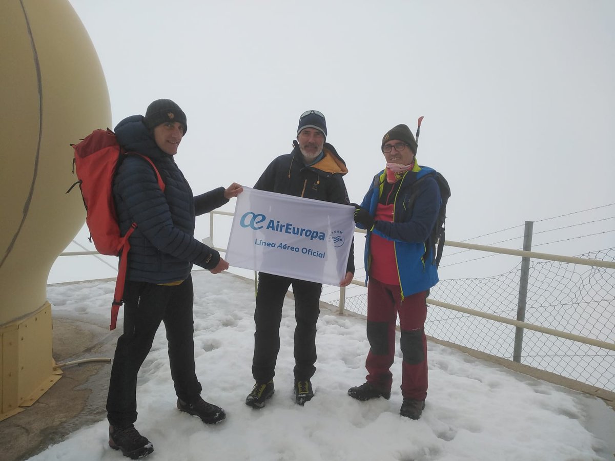 FundacionGE's tweet photo. ¡@JaviCampos2014 ya ha alcanzado la cima del #PuigMajor! 🏔️ 

📍 Nuestro montañero ha llegado a Mallorca gracias a @AirEuropa ✈️, y ya ha acumulado 11.601 metros de #MontañasMontañosas 👉 https://t.co/RRKdFswD70

¡Que ni la nieve ni el frío te paren, Javier! 💪❄️ https://t.co/fs7M1ob5AP
