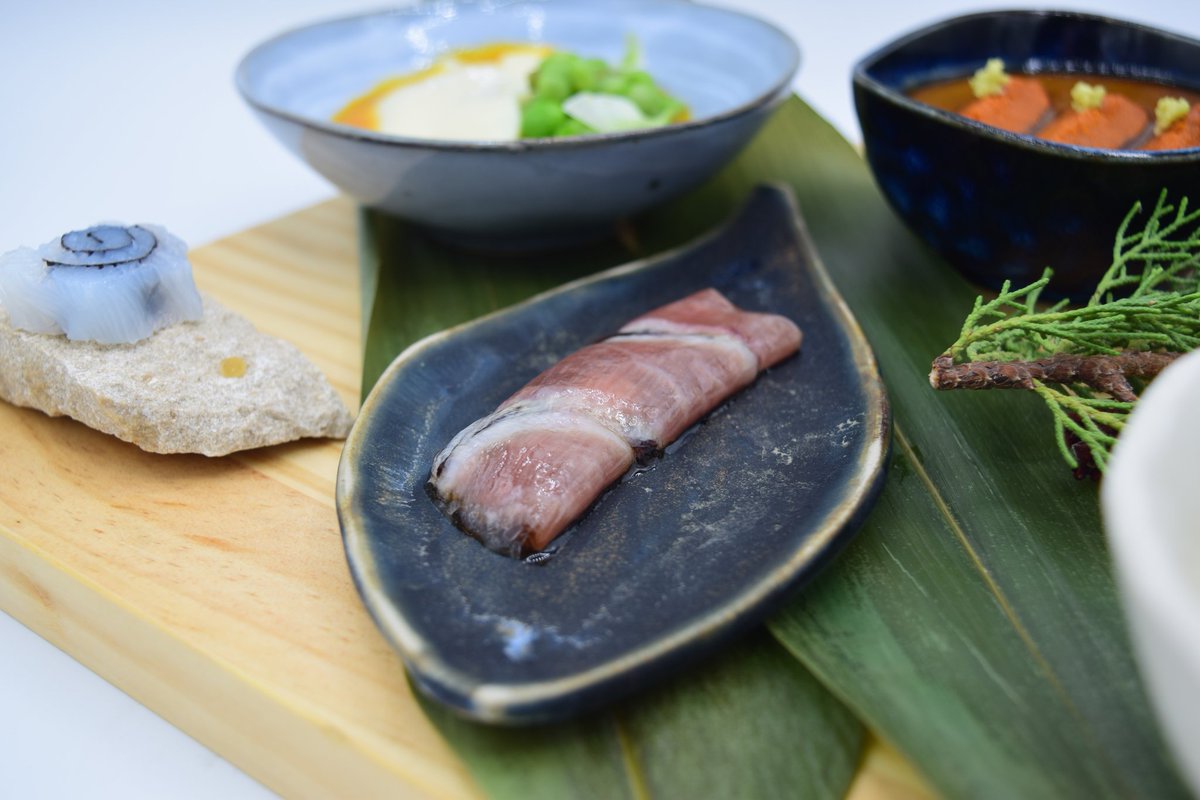 lmgastronomia's tweet photo. #Honzen - #Ryõri

#Romanescu con #Salsa #Gomadare

#Canelón de #Toro Relleno de #Gelatina de #Dashi #Shoyu

#Pakta 
#NachoDomenech
#elBarriFamily
#PaktaRestaurant #elBarri https://t.co/xlhNBIImB2